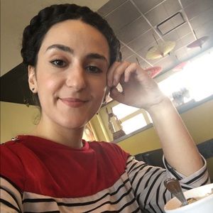 Meet your Posher, Ana